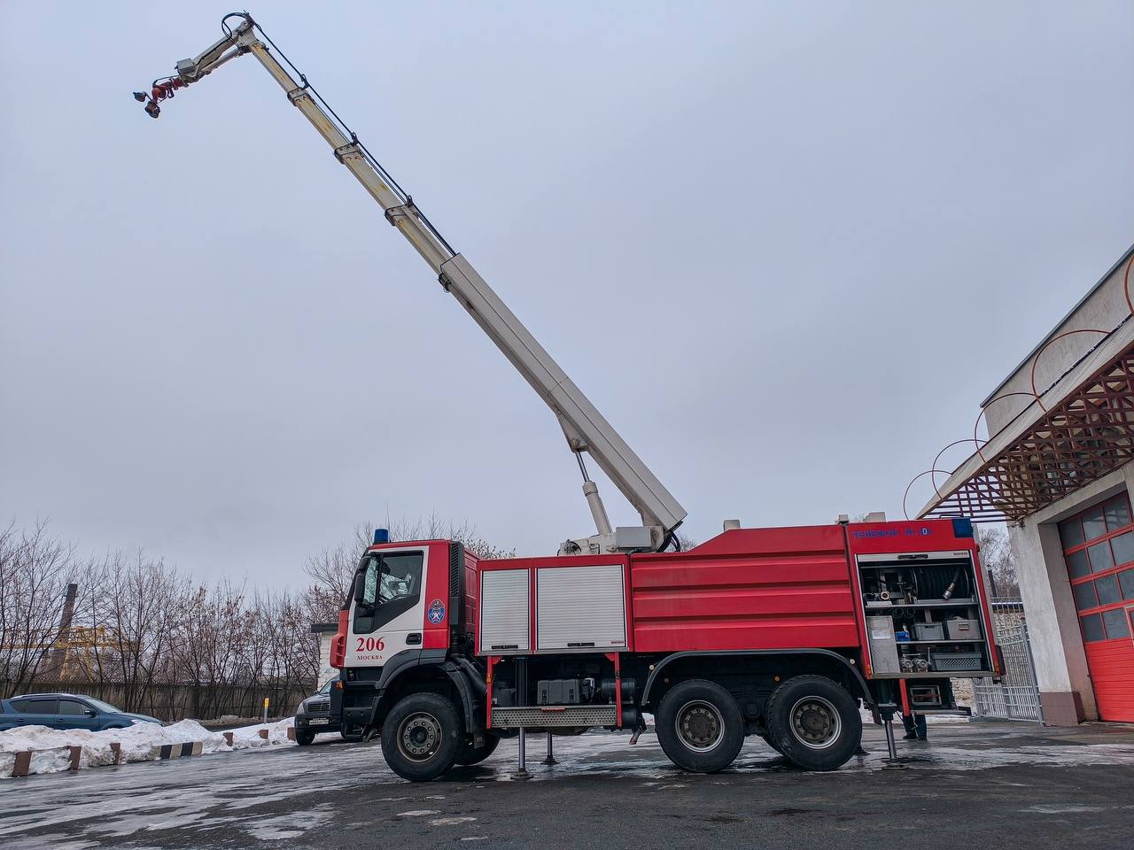Пожарный пеноподъемник